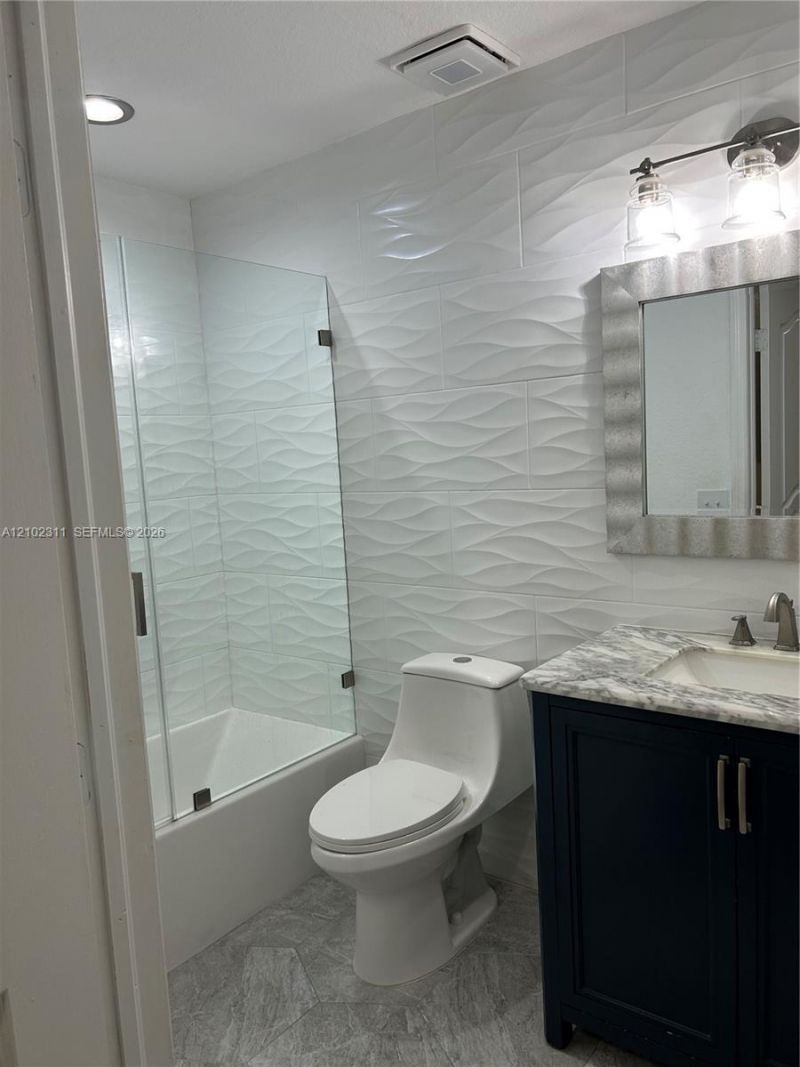 18859 NW 86th Ave, Unit 3305, Hialeah, FL 33015 Photo