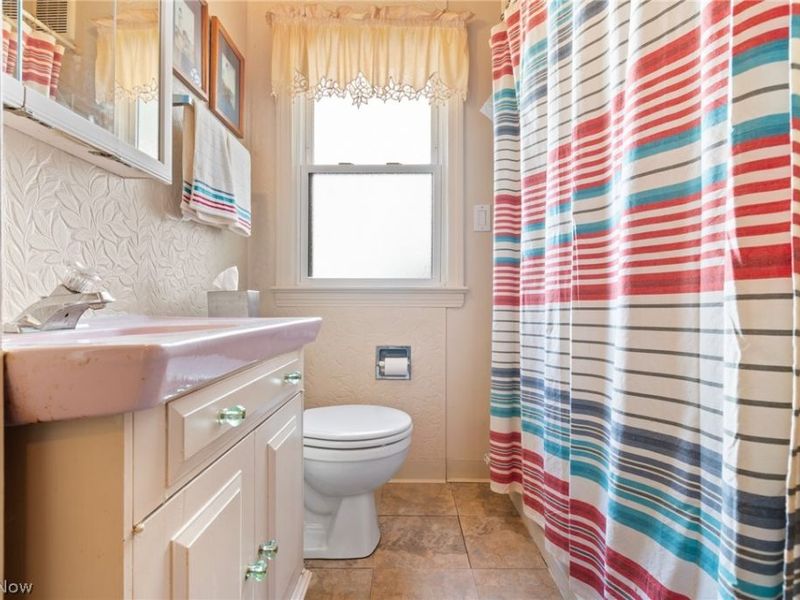 481 E 250th Street, Euclid, OH 44132 Photo 11