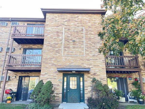 1364 N Geneva Drive , Unit 2A, Palatine, IL 60074
