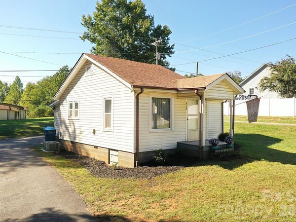 4173 S Fork Avenue, Hickory, NC 28602