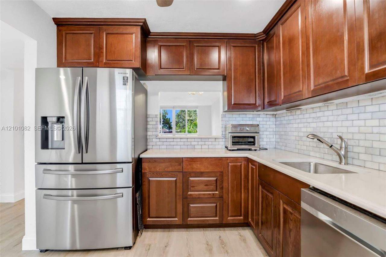 6770 Royal Palm Blvd , Unit 211L, Margate, FL 33063 Photo