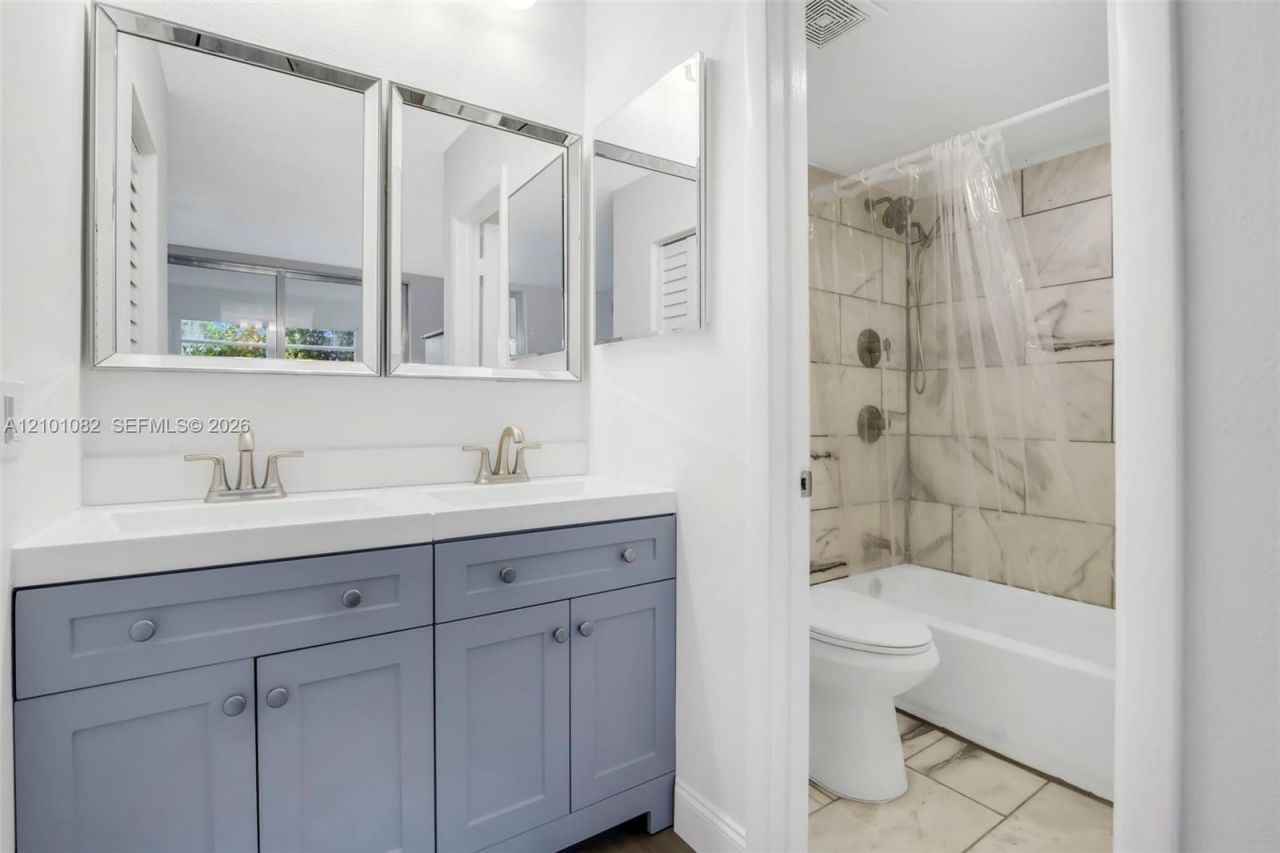6770 Royal Palm Blvd , Unit 211L, Margate, FL 33063 Photo
