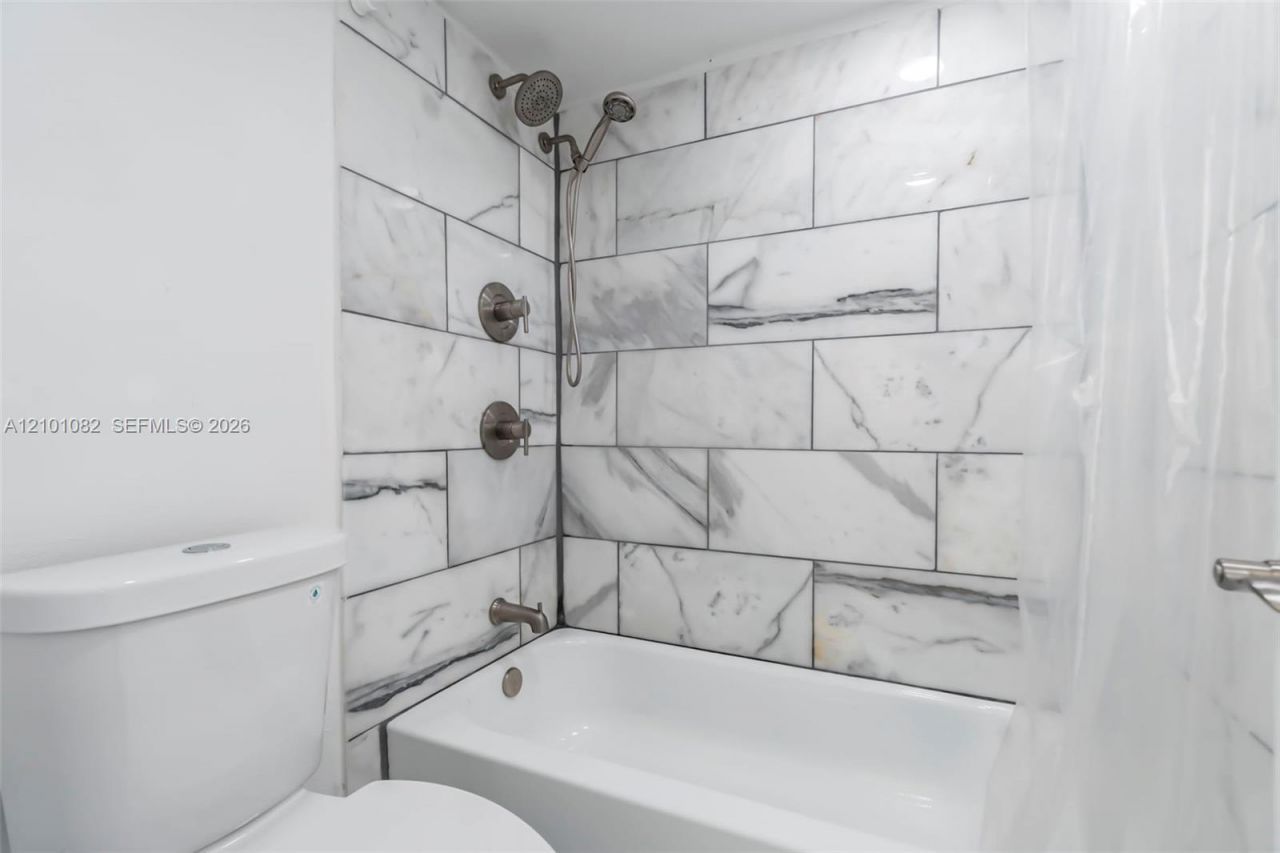 6770 Royal Palm Blvd , Unit 211L, Margate, FL 33063 Photo