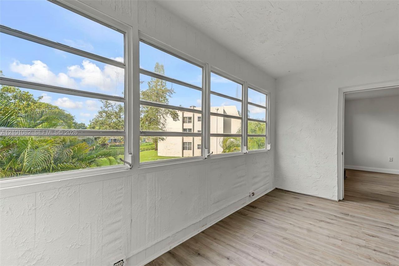 6770 Royal Palm Blvd , Unit 211L, Margate, FL 33063 Photo