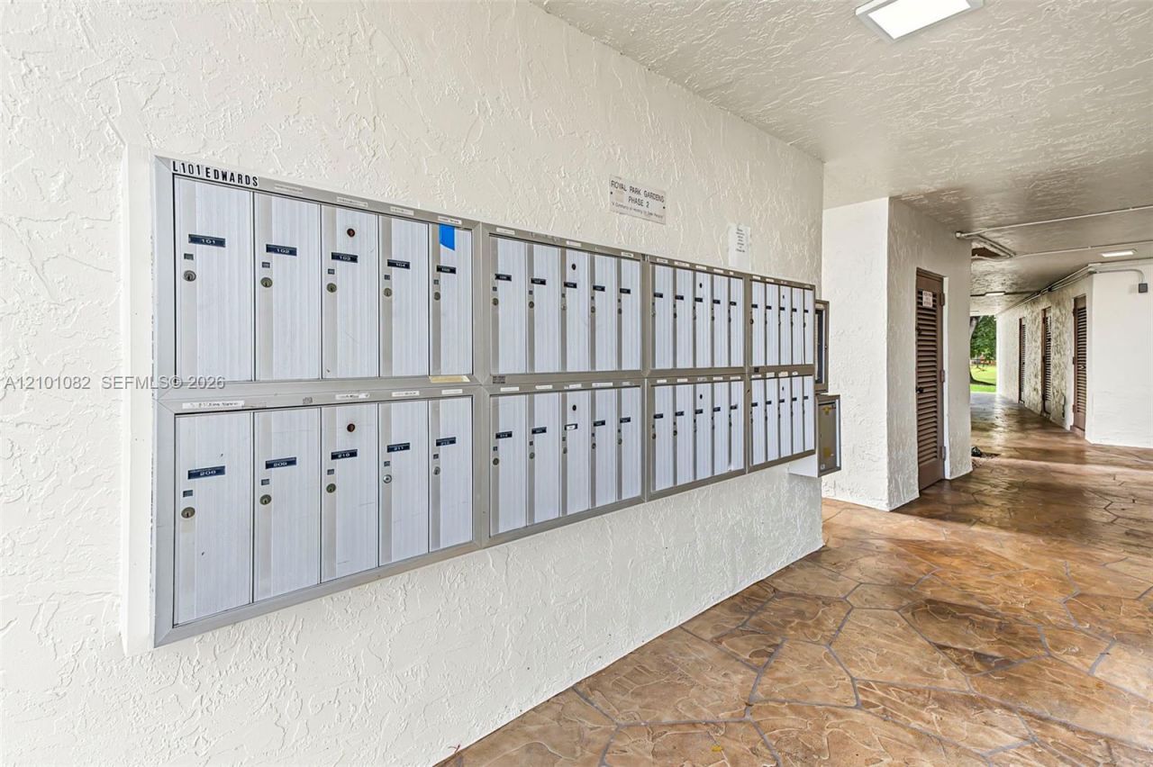 6770 Royal Palm Blvd , Unit 211L, Margate, FL 33063 Photo