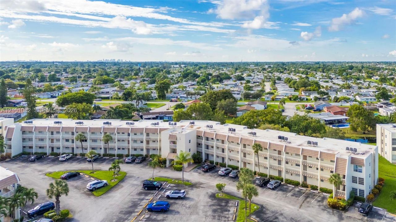 6770 Royal Palm Blvd , Unit 211L, Margate, FL 33063 Photo