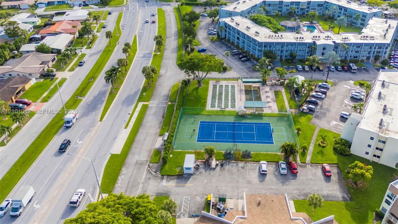 6770 Royal Palm Blvd , Unit 211L, Margate, FL 33063 Photo