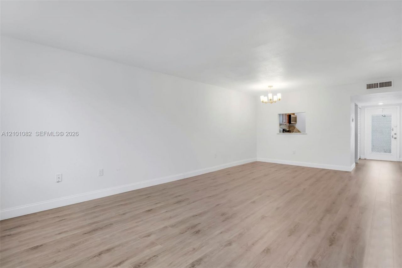6770 Royal Palm Blvd , Unit 211L, Margate, FL 33063 Photo
