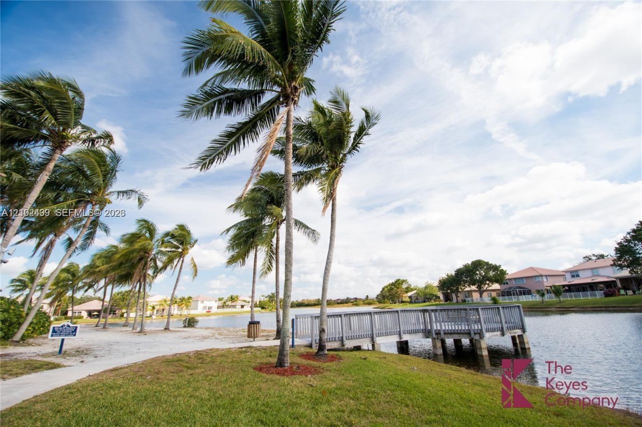 667 NW 170th Ter , Unit 667, Pembroke Pines, FL 33028 Photo