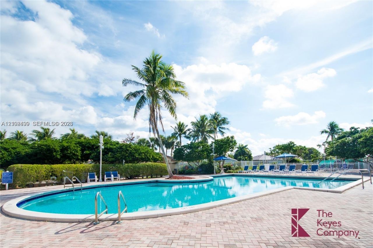 667 NW 170th Ter , Unit 667, Pembroke Pines, FL 33028 Photo