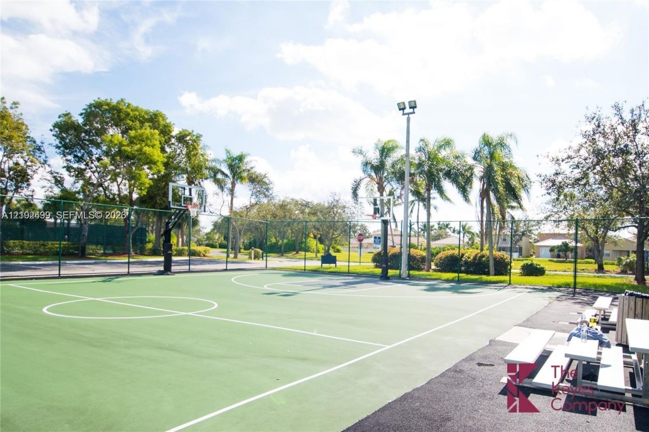 667 NW 170th Ter , Unit 667, Pembroke Pines, FL 33028 Photo