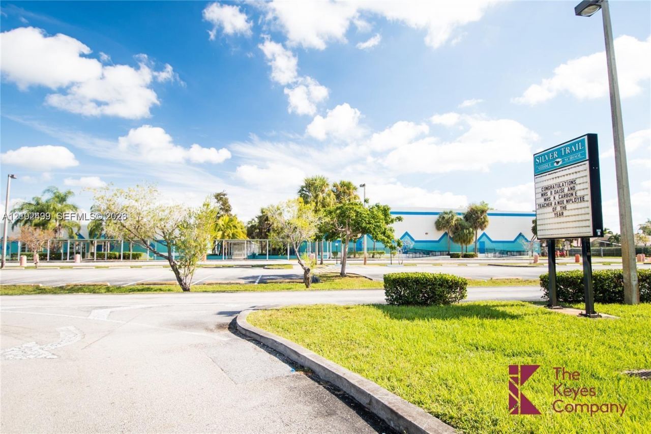667 NW 170th Ter , Unit 667, Pembroke Pines, FL 33028 Photo