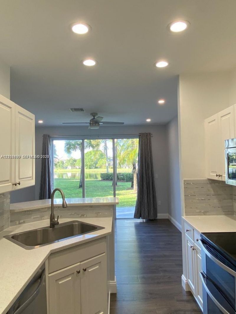 667 NW 170th Ter , Unit 667, Pembroke Pines, FL 33028 Photo