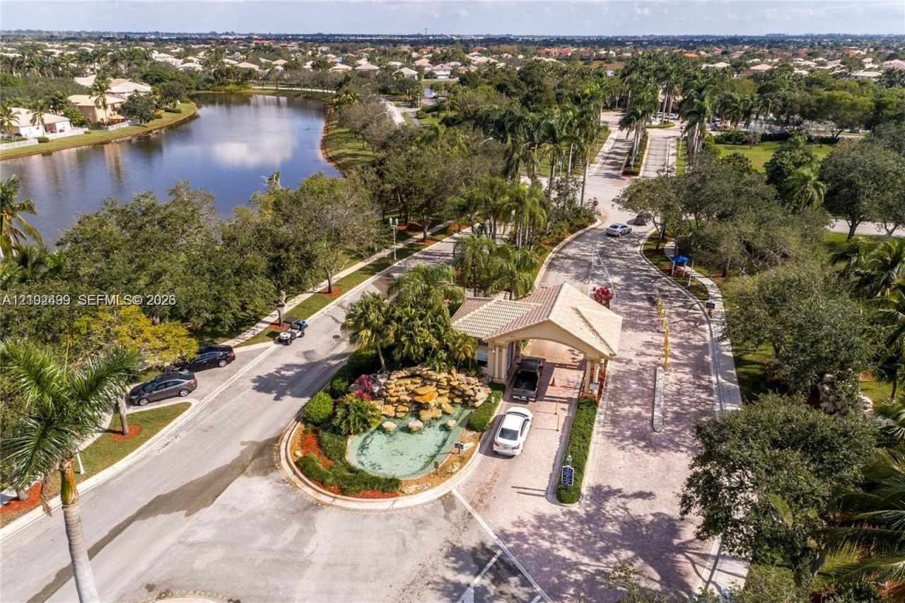 667 NW 170th Ter , Unit 667, Pembroke Pines, FL 33028 Photo
