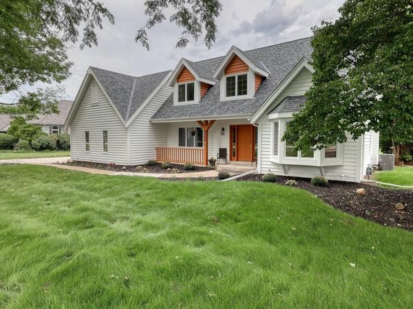 8424 S 68th STREET, Franklin, WI 53132