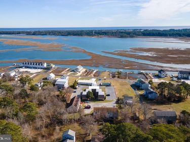 7661 EAST SIDE ROAD, Unit 8, CHINCOTEAGUE, VA 23336
