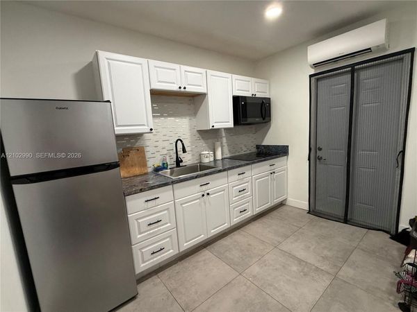 1701 SW Commargo St , Unit B, Port St. Lucie, FL 34987
