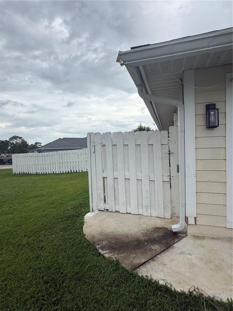1701 SW Commargo St , Unit B, Port Saint Lucie, FL 34987 Photo