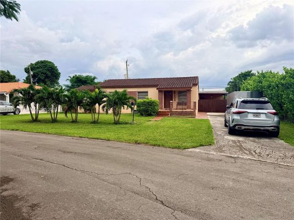 7400 SW 19th St , Miami, FL 33155