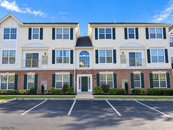 255 Windmill Ct, Lopatcong, NJ 08865