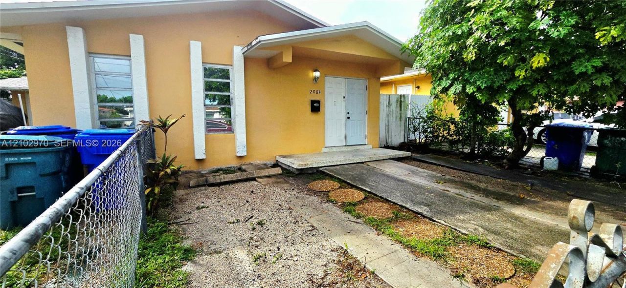 208 NW 56th Ave, Unit front, Miami, FL 33126 Photo