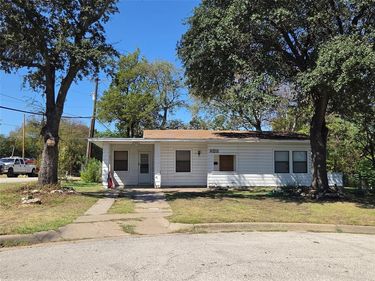 3701 Hopkins Street, Fort Worth, TX 76107
