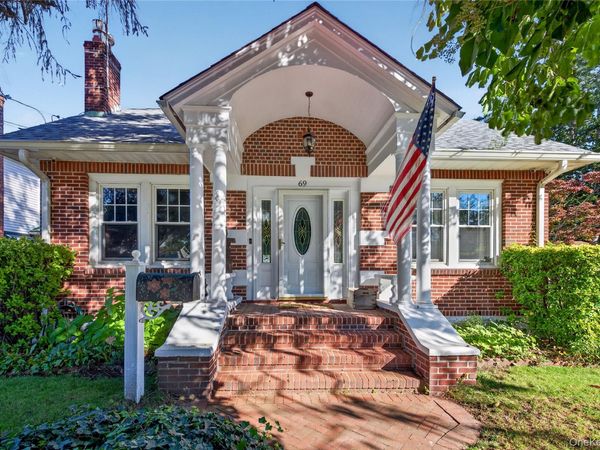 69 Robert Street , Patchogue, NY 11772