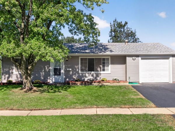 1622 W Celebrity Circle, Hanover Park, IL 60133