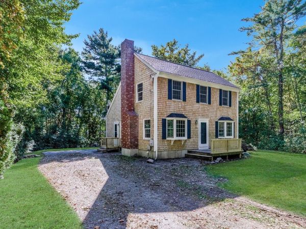 24 Foster St, Mattapoisett, MA 02739