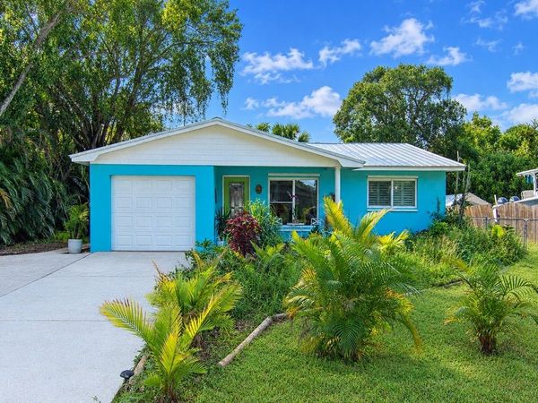 625 18th Avenue , Vero Beach, FL 32962