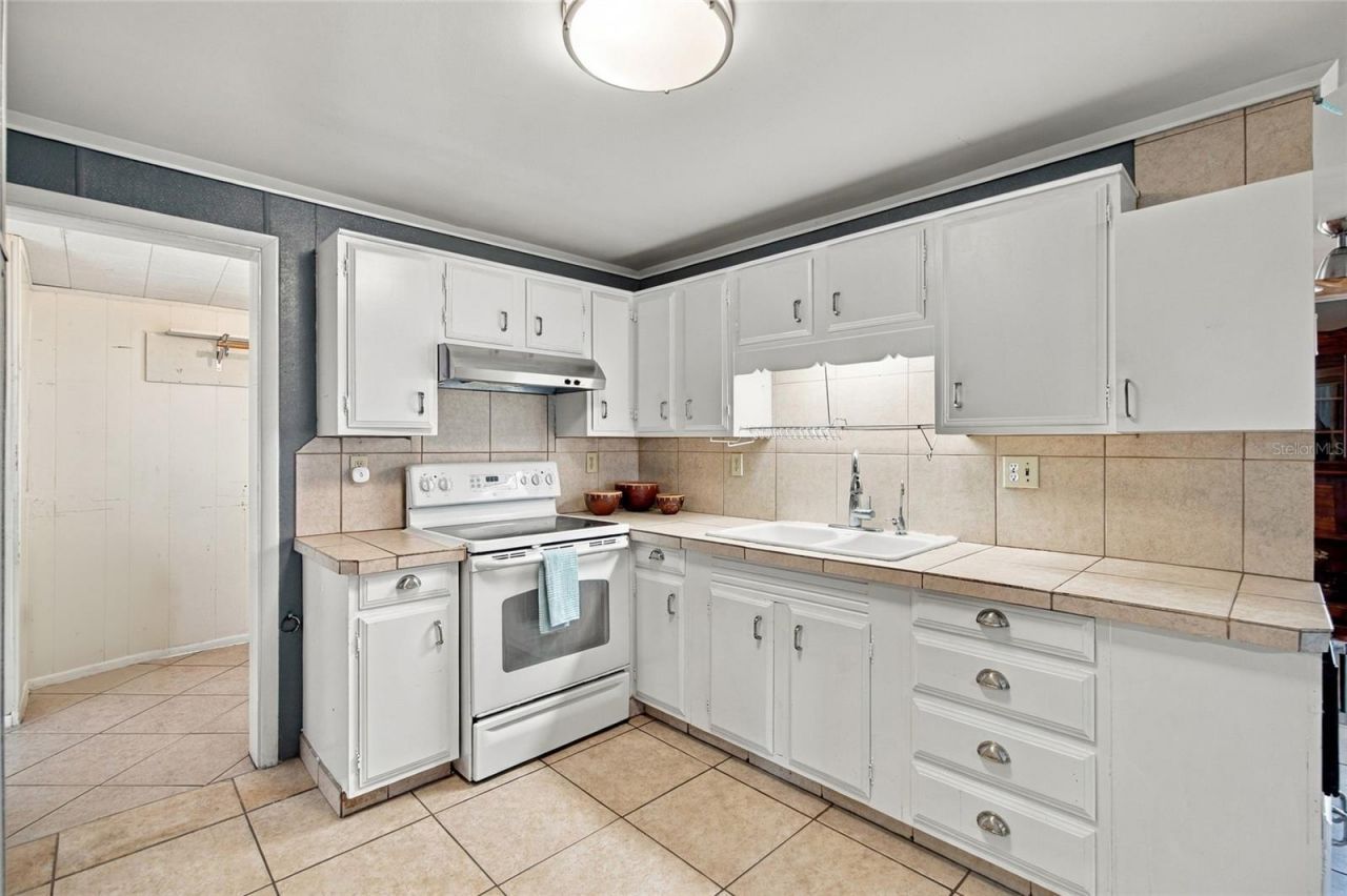 10 Lychee Drive, Winter Haven, FL 33881 Photo