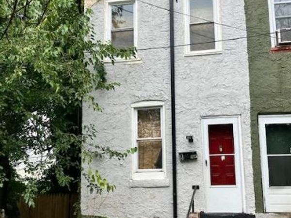 8 LANSING ALY, TRENTON, NJ 08638