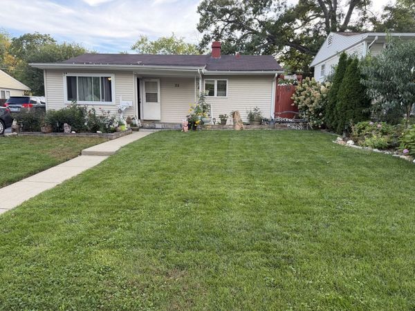25 Meadowlark Lane , Carpentersville, IL 60110