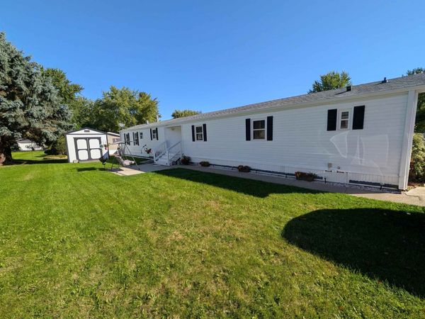 102 Red Haw Court, FREEPORT, IL 61032