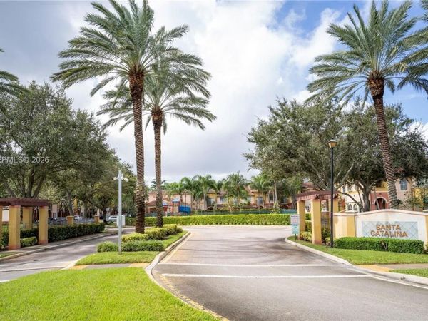 305 S Santa Catalina Cir , North Lauderdale, FL 33068