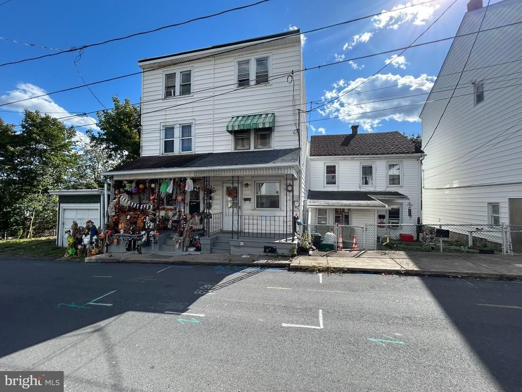 1042 W WATER STREET , COAL TOWNSHIP, PA 17866