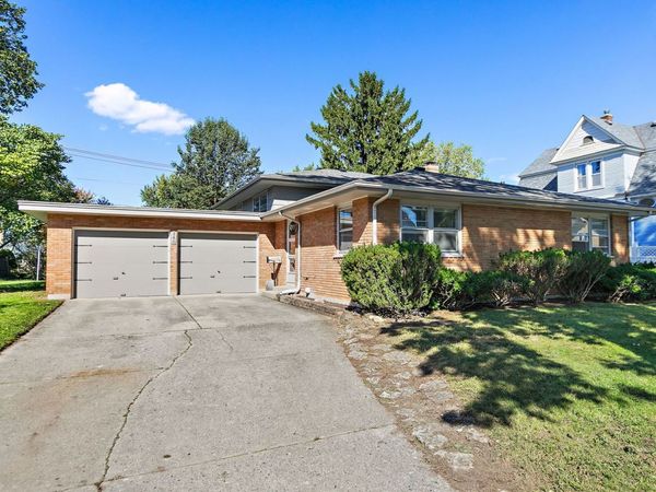 340 Illinois Street , Dundee, IL 60118
