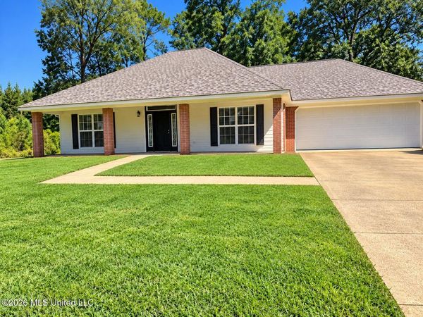 643 County Line Road, Mendenhall, MS 39114