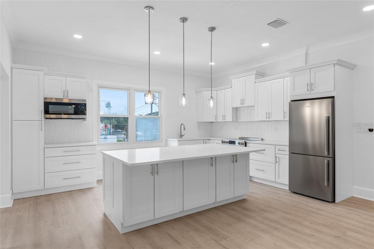 1756 Central Avenue, Saint Petersburg, FL 33712 Photo