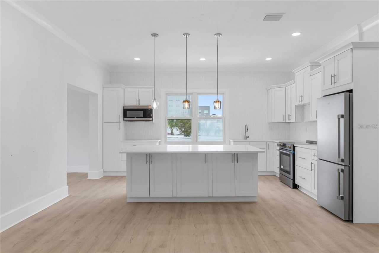 1756 Central Avenue, Saint Petersburg, FL 33712 Photo