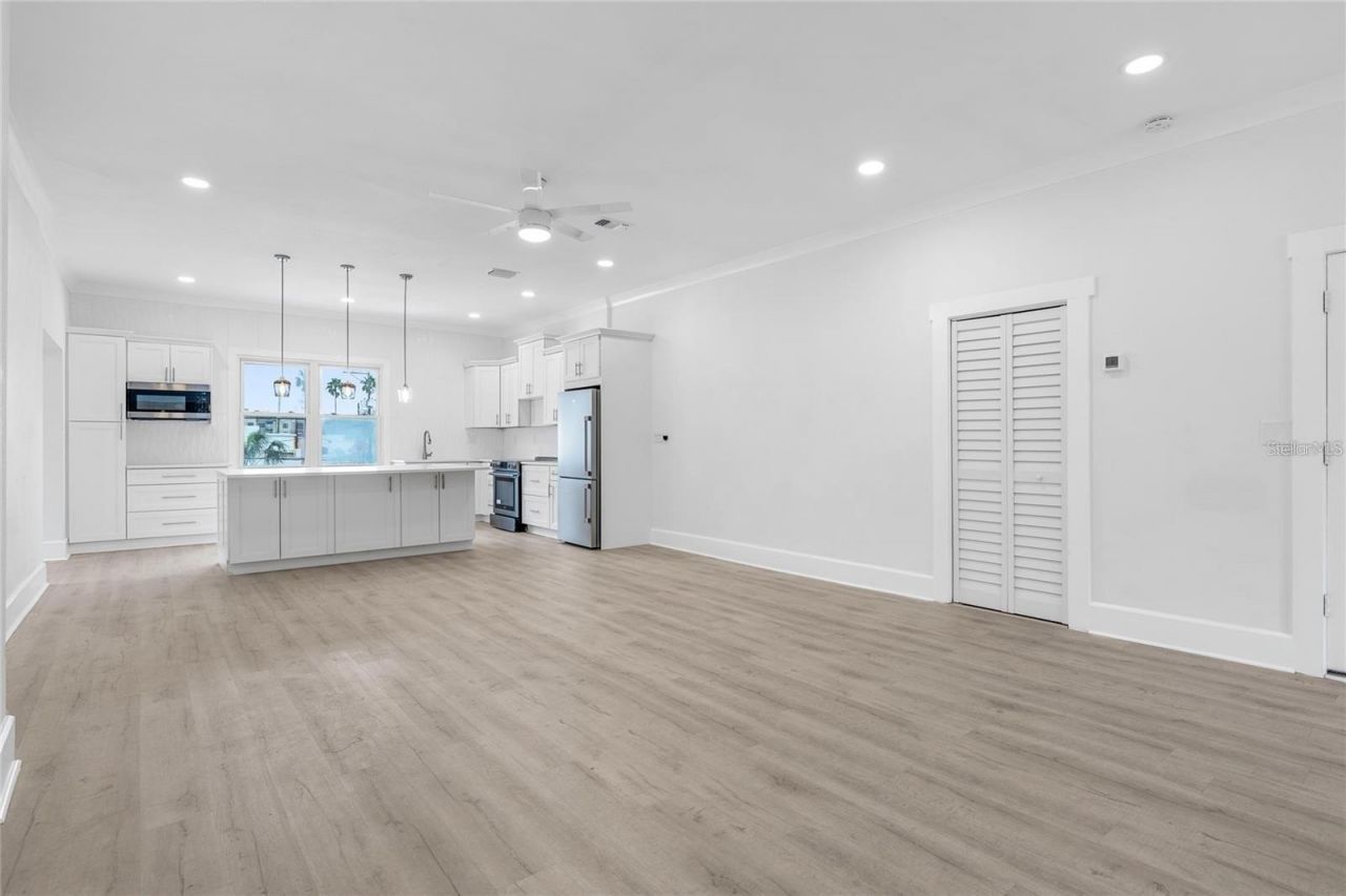 1756 Central Avenue, Saint Petersburg, FL 33712 Photo