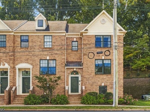 32 Bloomfield Ave, Essex Fells, NJ 07021