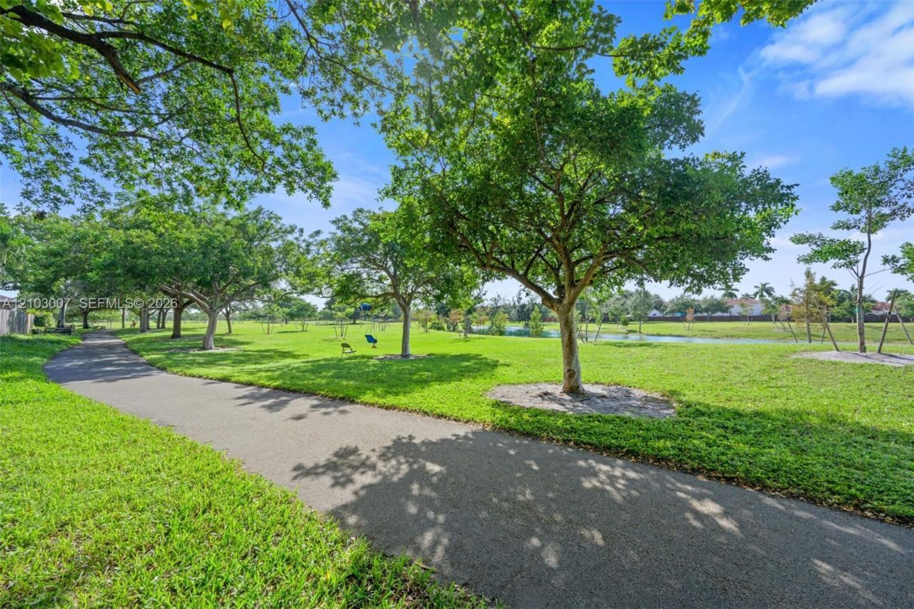 7230 NW 174th Ter , Unit 204, Hialeah, FL 33015 Photo