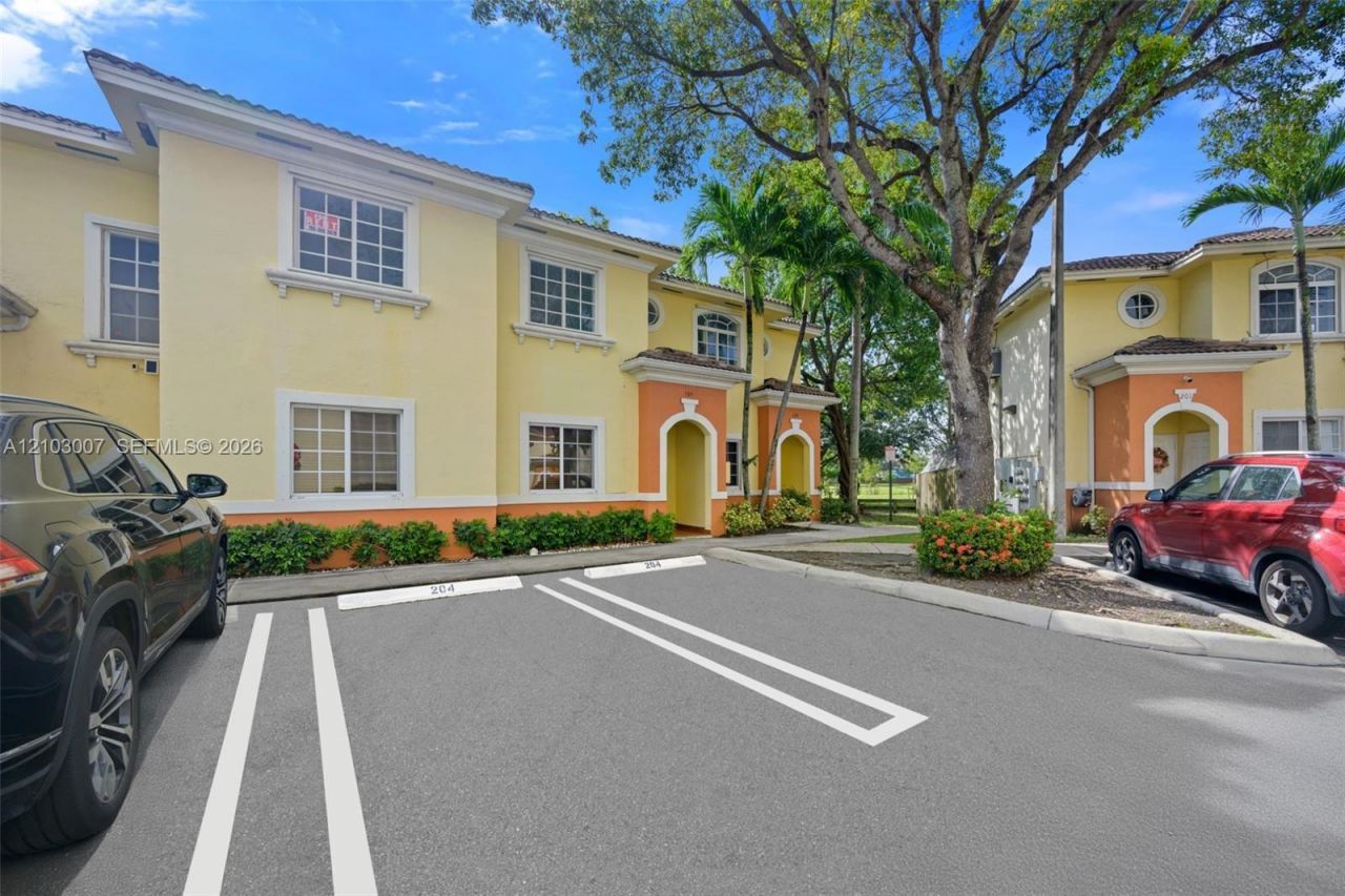 7230 NW 174th Ter , Unit 204, Hialeah, FL 33015 Photo