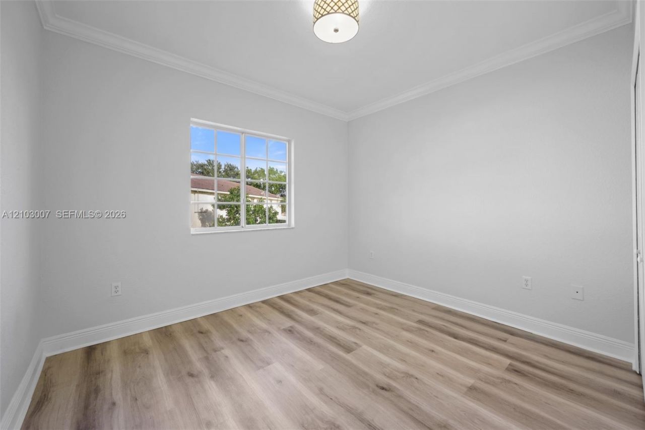 7230 NW 174th Ter , Unit 204, Hialeah, FL 33015 Photo