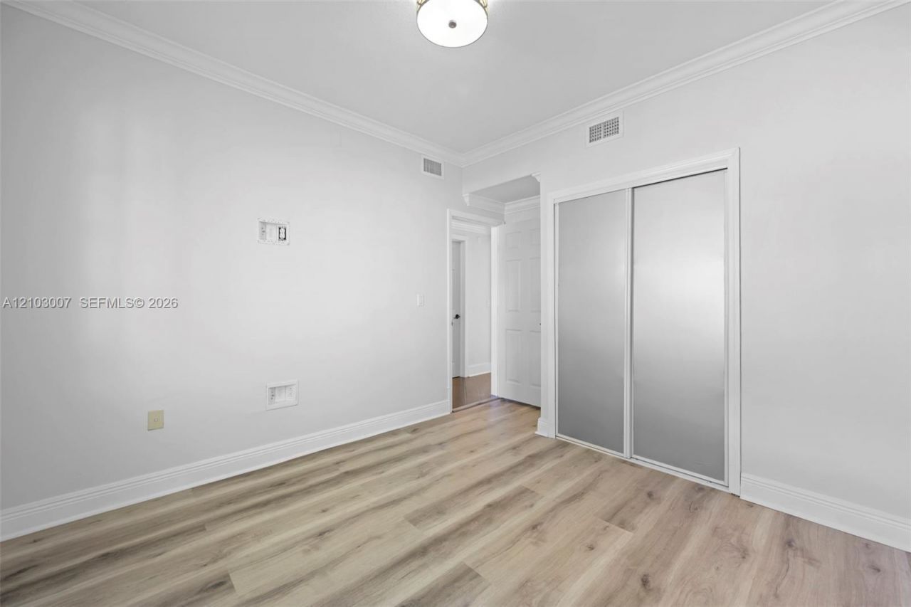 7230 NW 174th Ter , Unit 204, Hialeah, FL 33015 Photo