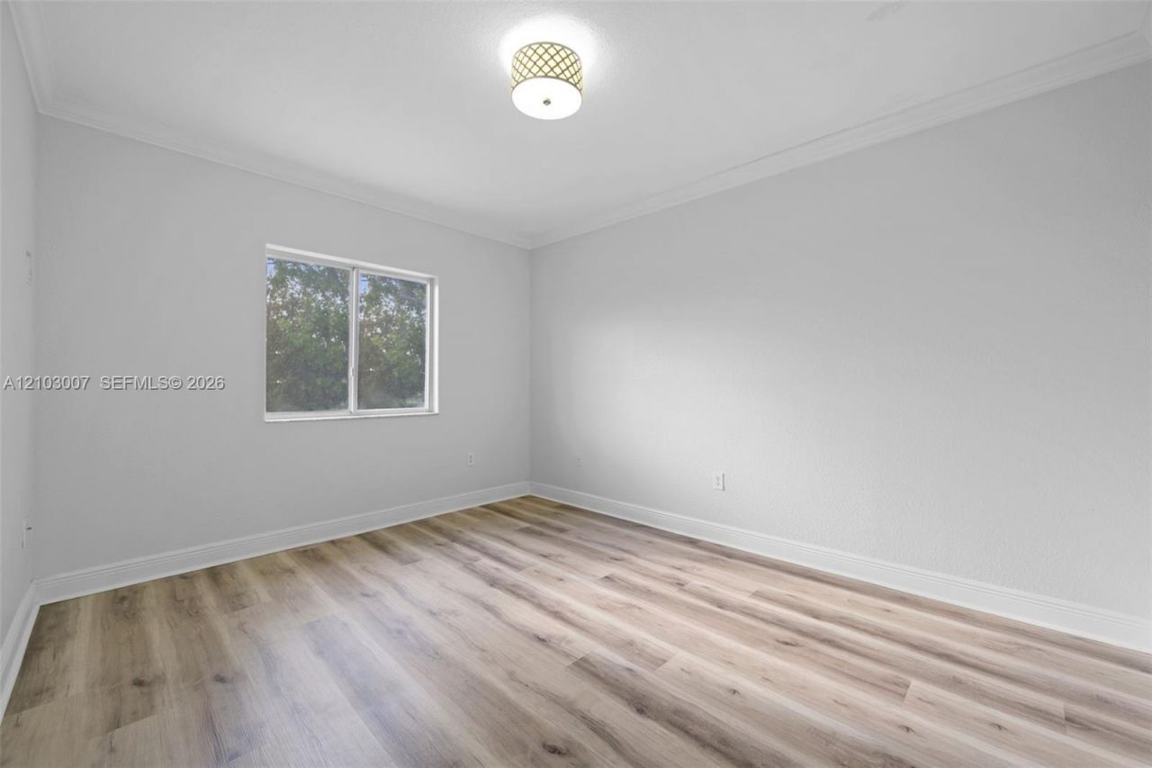 7230 NW 174th Ter , Unit 204, Hialeah, FL 33015 Photo