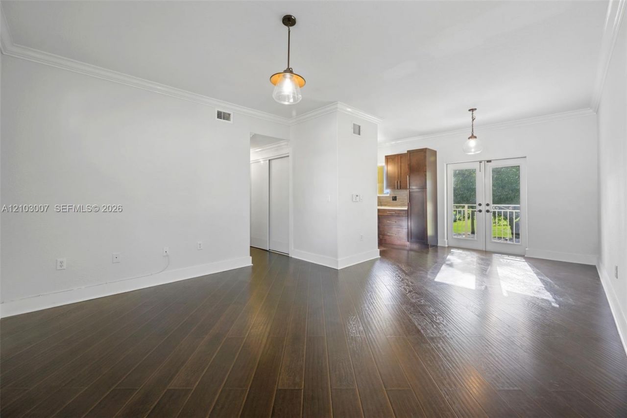 7230 NW 174th Ter , Unit 204, Hialeah, FL 33015 Photo