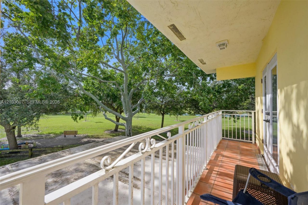 7230 NW 174th Ter , Unit 204, Hialeah, FL 33015 Photo