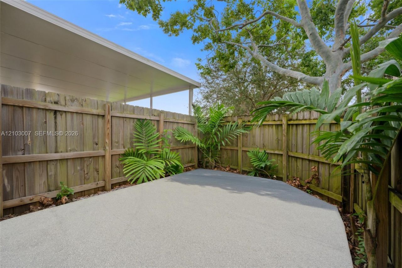 7230 NW 174th Ter , Unit 204, Hialeah, FL 33015 Photo